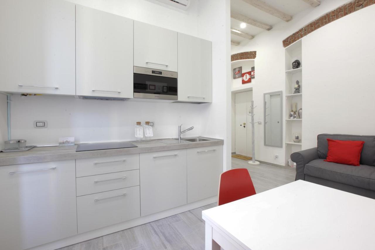 Amazing Apartment In City Center With Balcony Μιλάνο Εξωτερικό φωτογραφία