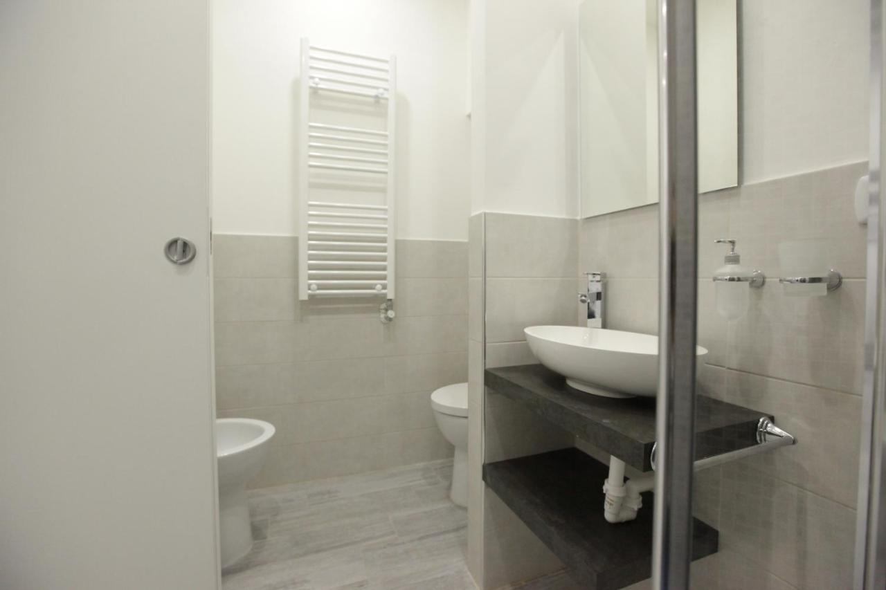 Amazing Apartment In City Center With Balcony Μιλάνο Εξωτερικό φωτογραφία