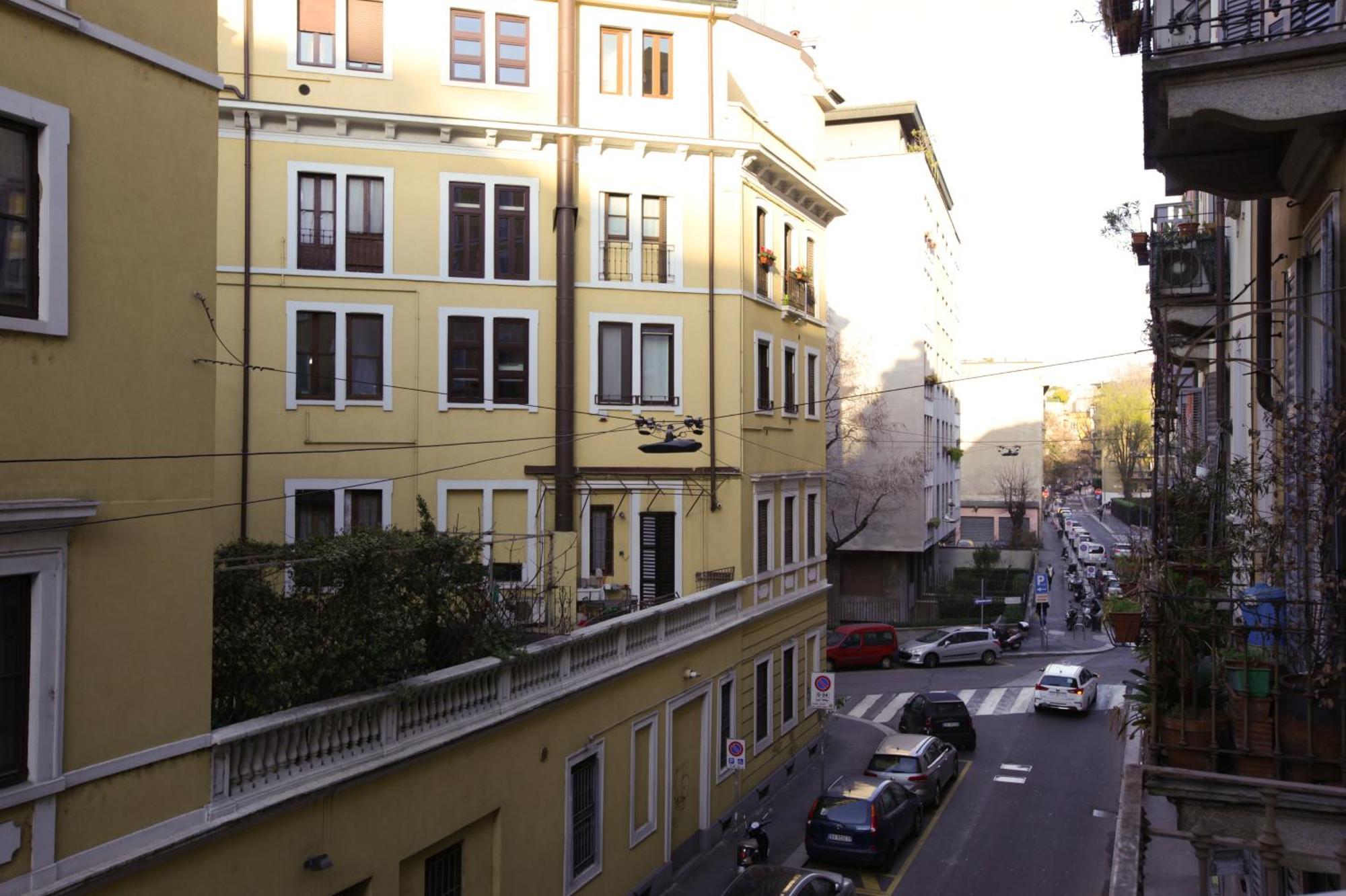 Amazing Apartment In City Center With Balcony Μιλάνο Εξωτερικό φωτογραφία