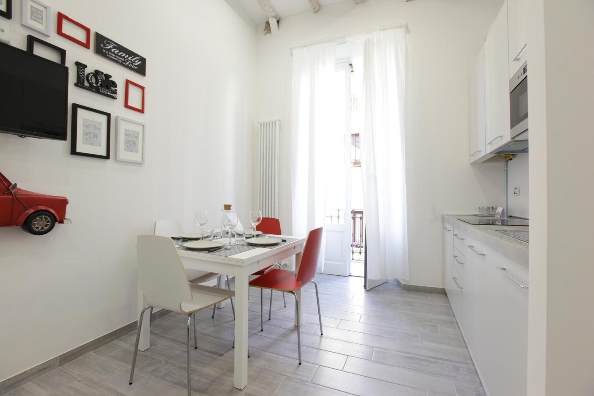 Amazing Apartment In City Center With Balcony Μιλάνο Εξωτερικό φωτογραφία