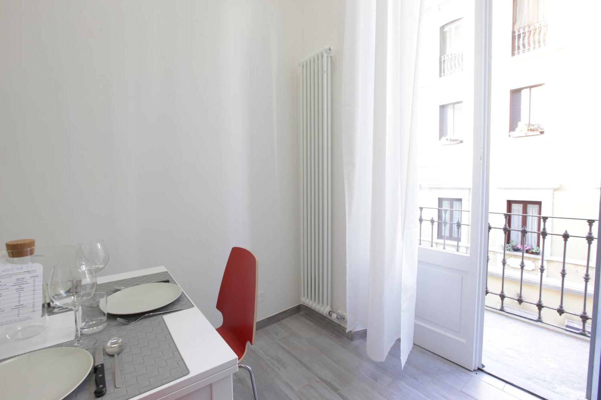 Amazing Apartment In City Center With Balcony Μιλάνο Εξωτερικό φωτογραφία